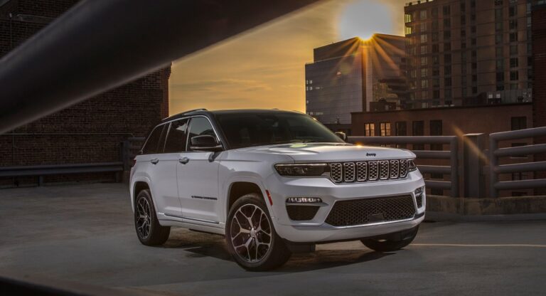Fascinating 2012 Jeep Grand Cherokee Pics Images